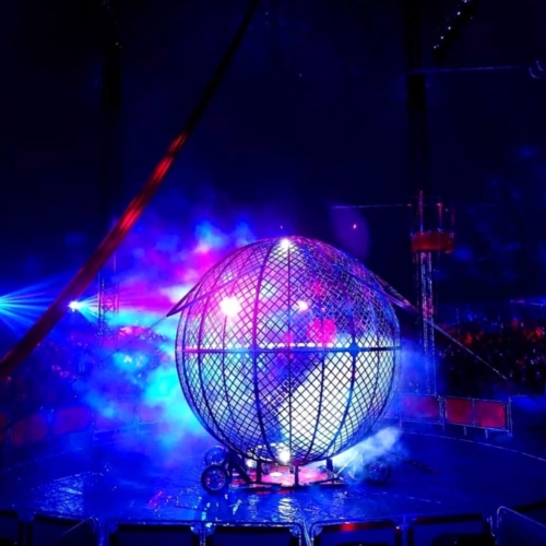 a large globe in Do Purtugal circus